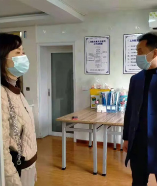 市城管執法局領導帶隊開展春節走訪慰問暨安全檢查工作